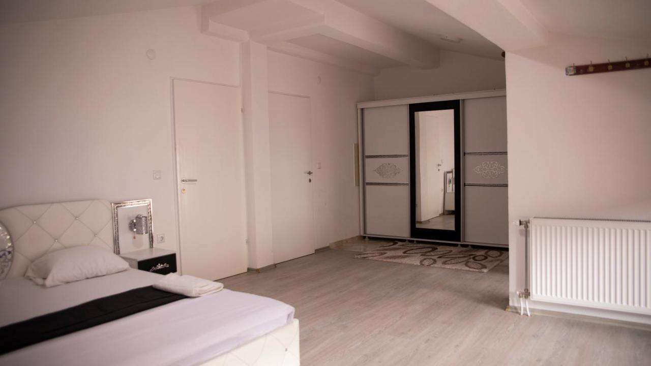 Rio Hotel Prizren Exterior foto