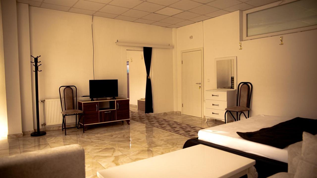 Rio Hotel Prizren Exterior foto